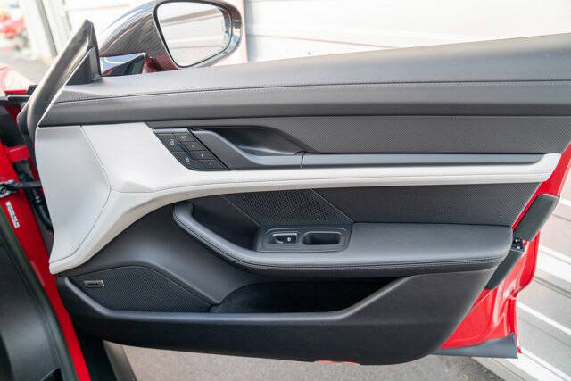 2022 Porsche Taycan 35