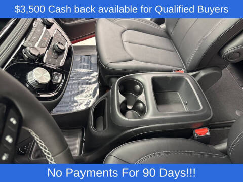 2026 Chrysler Pacifica Select