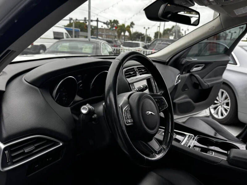 2017 Jaguar F-PACE 35t