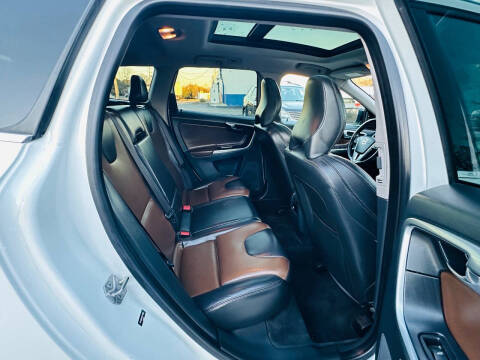 2017 Volvo XC60 T5 Dynamic