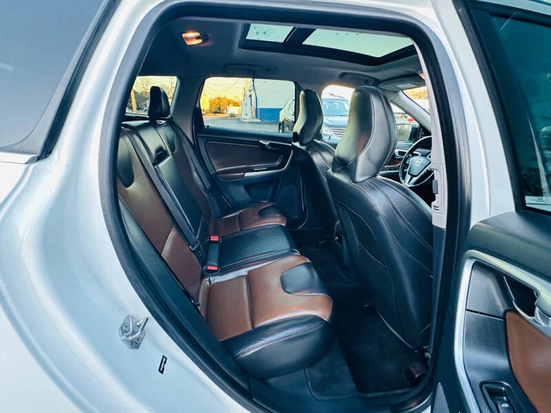 2017 Volvo XC60 T5 Dynamic