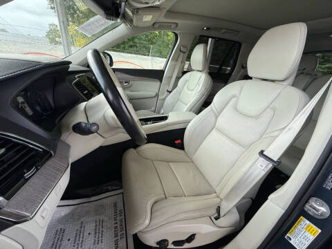 2022 Volvo XC90 T6 Inscription 7-Passenger