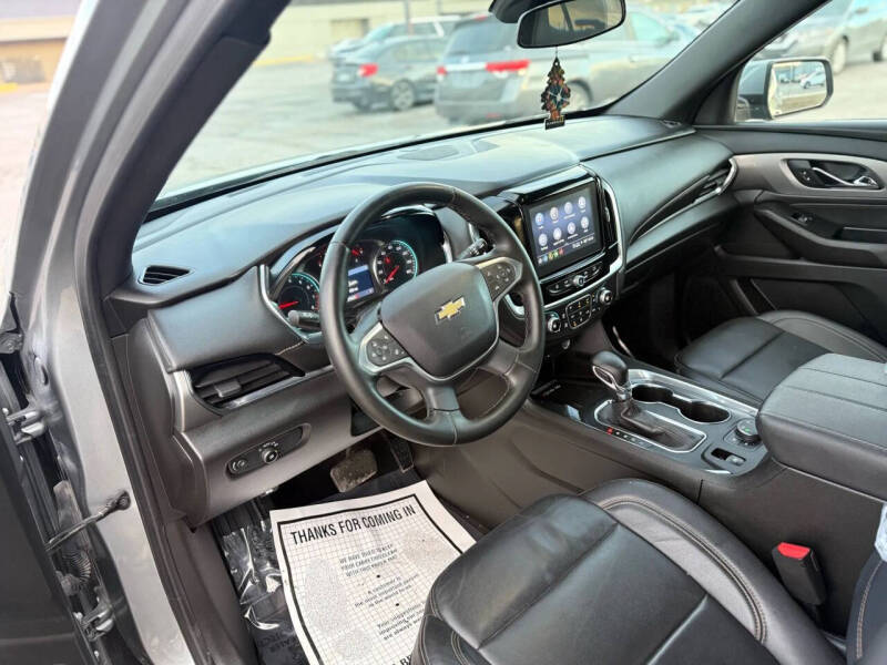 2023 Chevrolet Traverse LT Leather