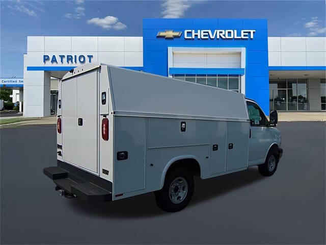 2025 Chevrolet Express 3500