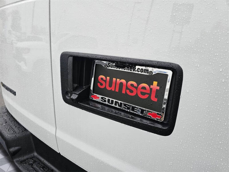 2025 Chevrolet Express 2500