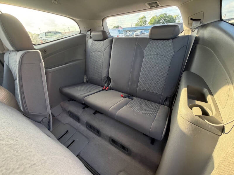 2012 Chevrolet Traverse LS