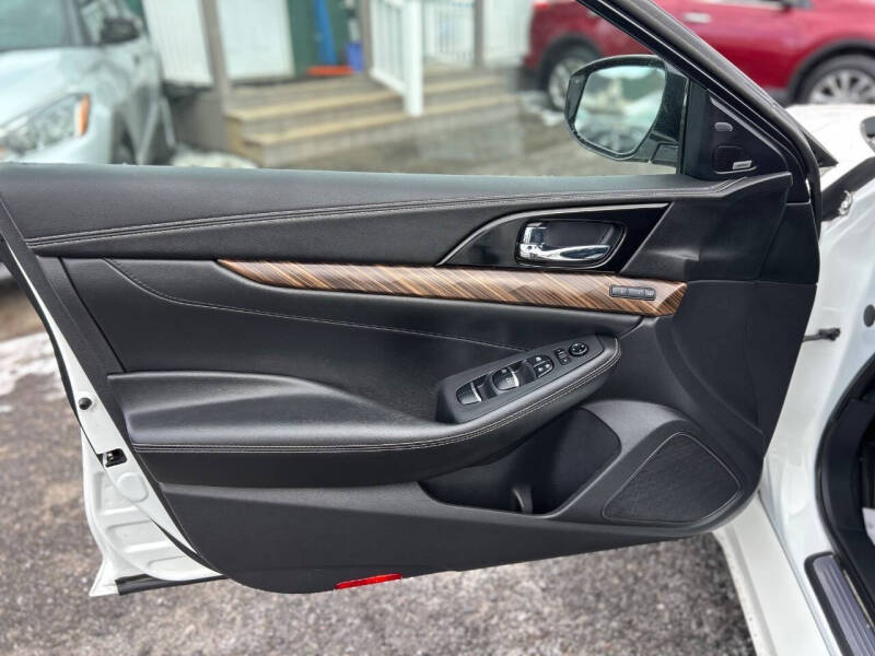 2017 Nissan Maxima Platinum