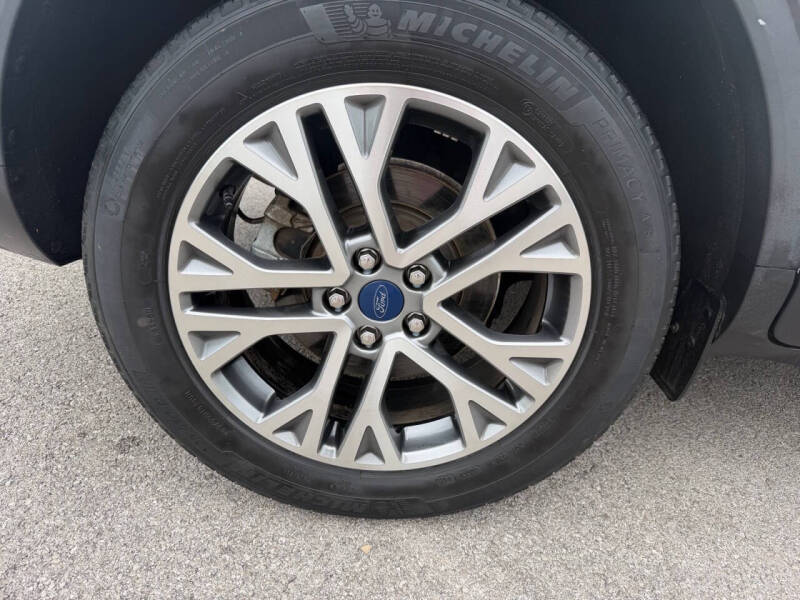 2022 Ford Escape SEL