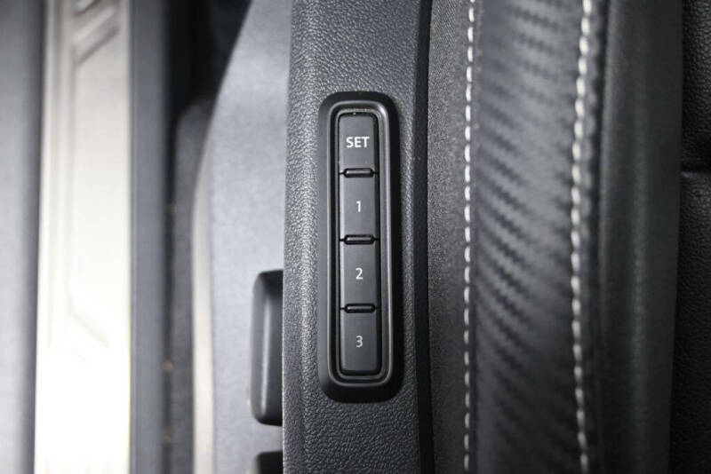 2023 Volkswagen Atlas Cross Sport V6 SEL R-Line Black 4Motion