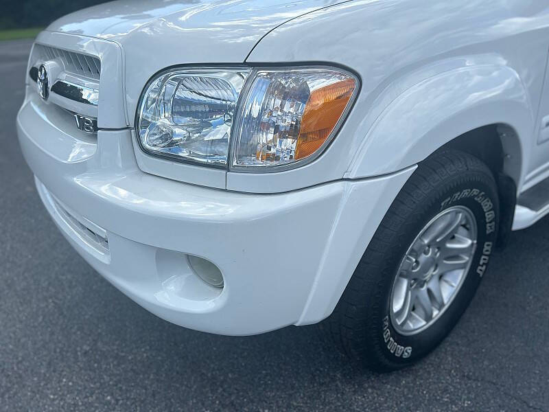 2005 Toyota Sequoia SR5