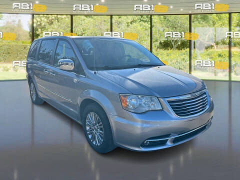 2015 Chrysler Town and Country Touring-L
