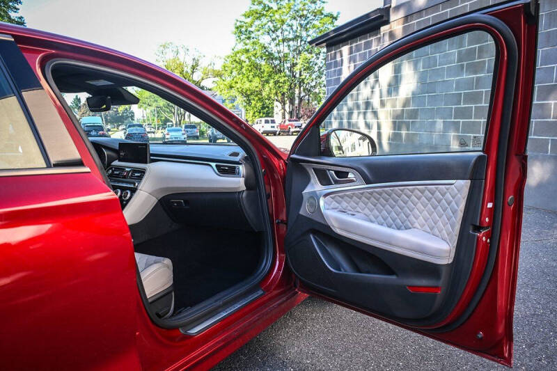 2023 Genesis G70