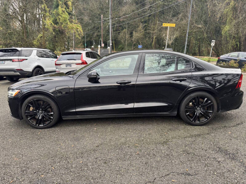 2022 Volvo S60 Recharge T8 R-Design Black Edition