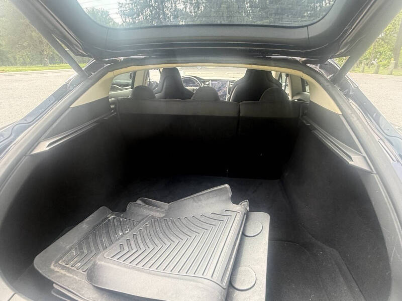 2014 Tesla Model S 85