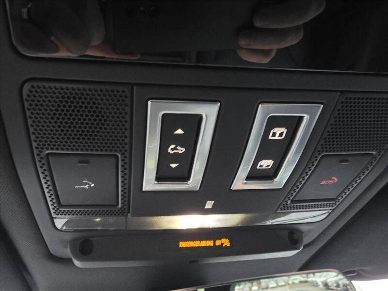 2023 Land Rover Defender 110 X-Dynamic SE