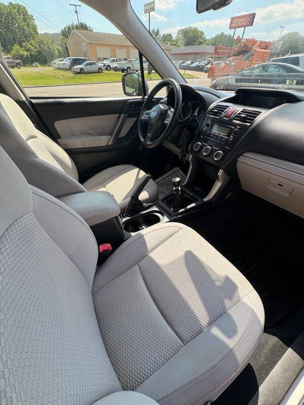 2015 Subaru Forester 2.5i