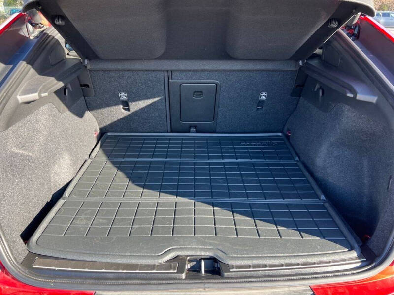 2022 Volvo C40 Recharge Pure Electric P8