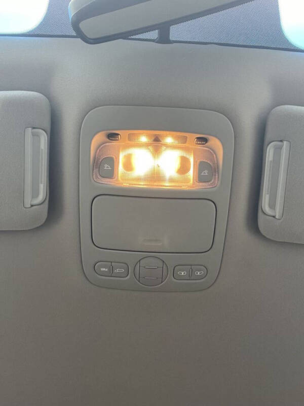 2007 Hyundai Entourage GLS