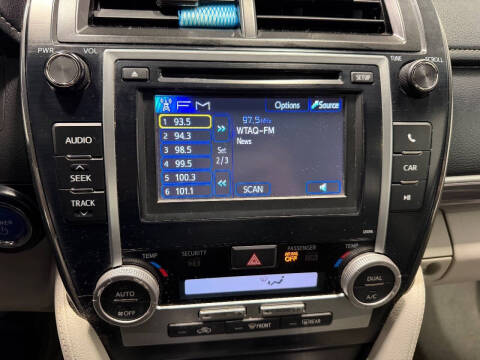 2014 Toyota Camry Hybrid LE