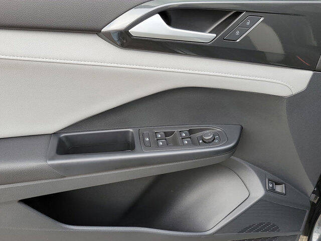 2023 Volkswagen Taos SEL 4Motion