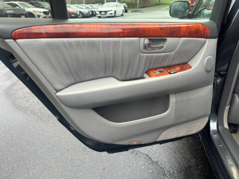 2004 Lexus LS 430