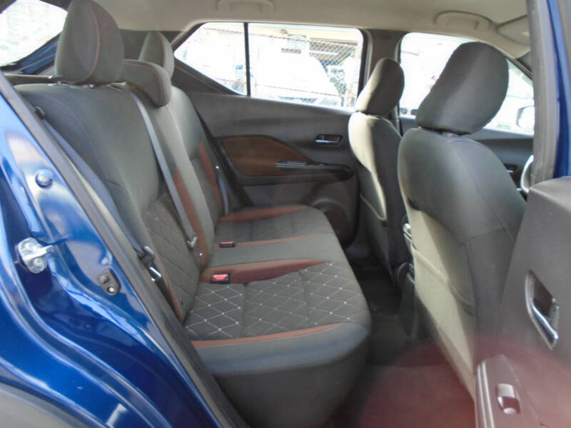 2019 Nissan Kicks SR