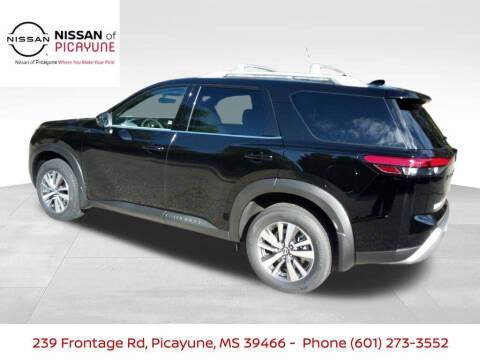 2025 Nissan Pathfinder SL