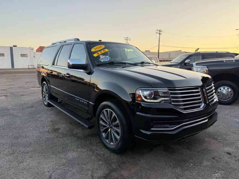 2016 Lincoln Navigator Select photo 44