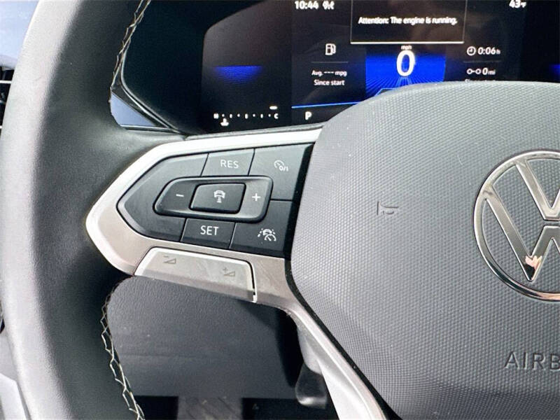 2024 Volkswagen Taos SE 4Motion