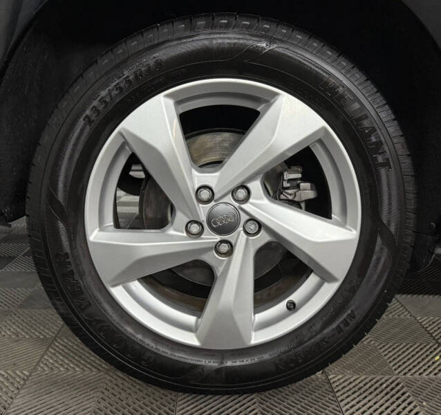 2020 Audi Q3 quattro Premium 45 TFSI