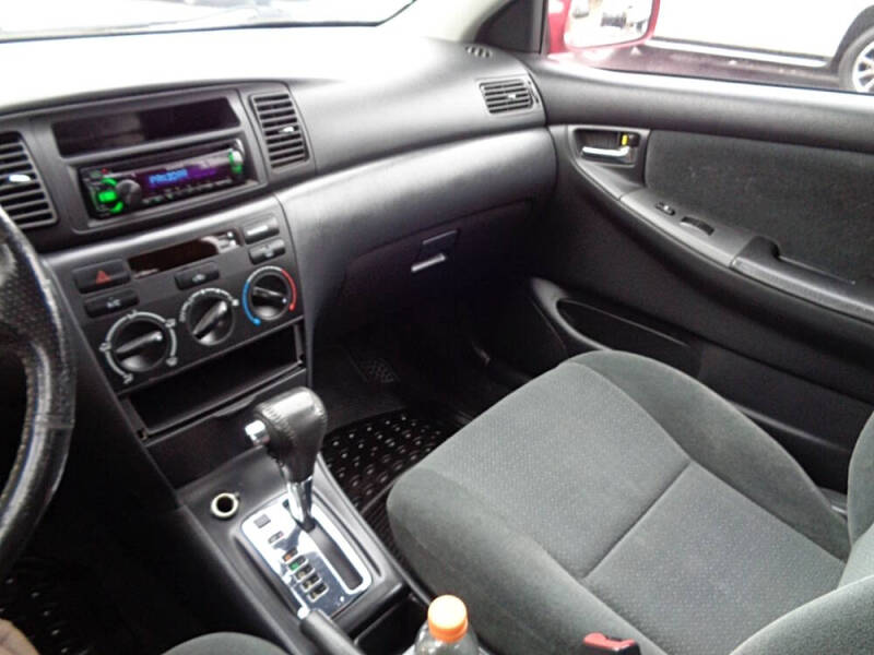 2004 Toyota Corolla LE