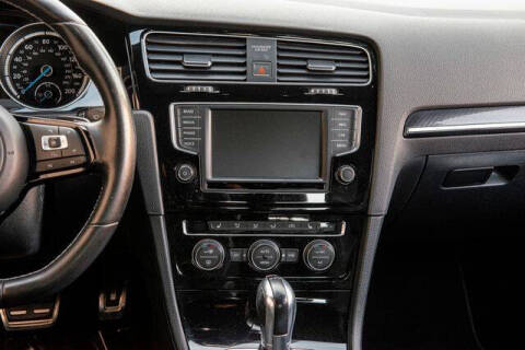 2017 Volkswagen Golf R 4Motion