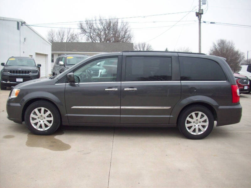 Used 2015 Chrysler Town & Country Touring with VIN 2C4RC1BGXFR716997 for sale in Seneca, KS