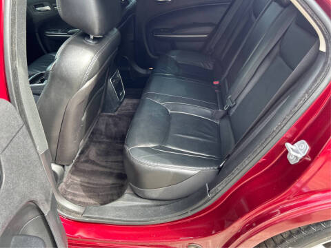 2017 Chrysler 300 Limited