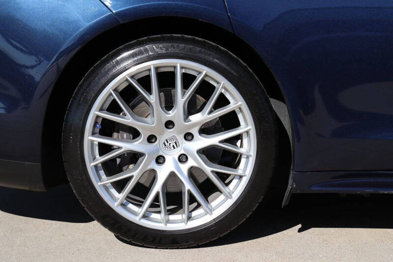 2018 Porsche Panamera 4 Sport Turismo