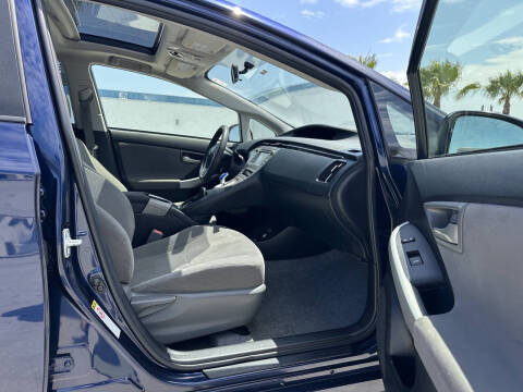 2014 Toyota Prius Three