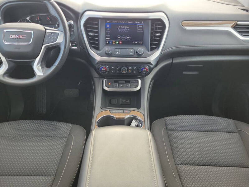 2023 GMC Acadia SLE