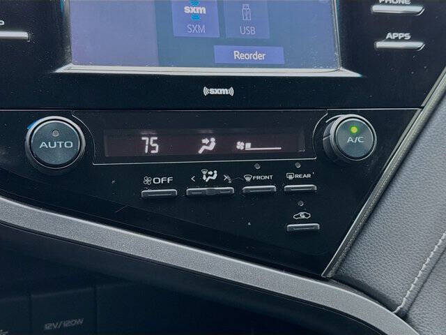 2020 Toyota Camry SE