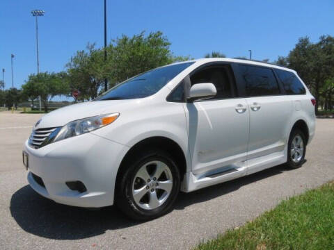 2016 Toyota Sienna LE Mobility 7-Passenger