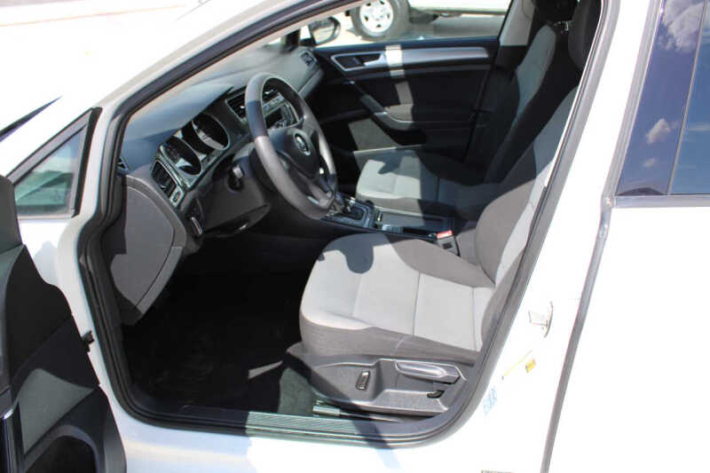 2016 Volkswagen e-Golf SE