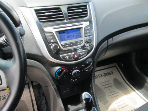 2014 Hyundai Accent SE