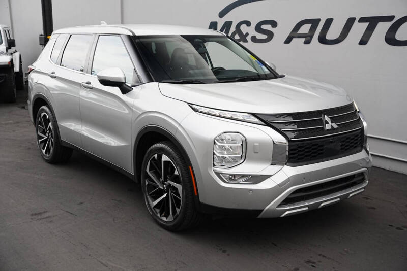 2024 Mitsubishi Outlander SE