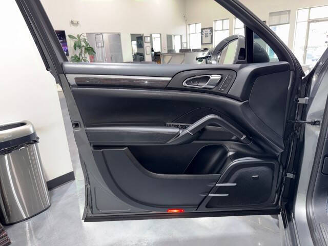 2017 Porsche Cayenne GTS