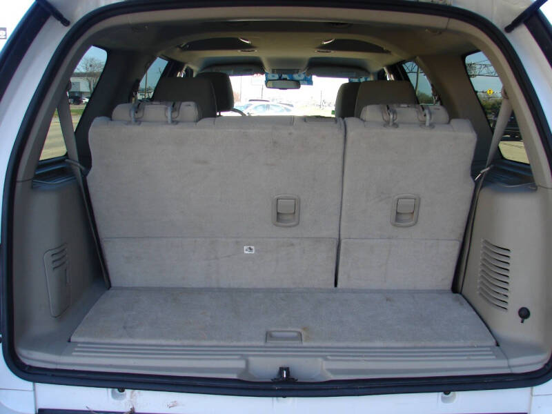 2011 Ford Expedition XLT - Photo 11