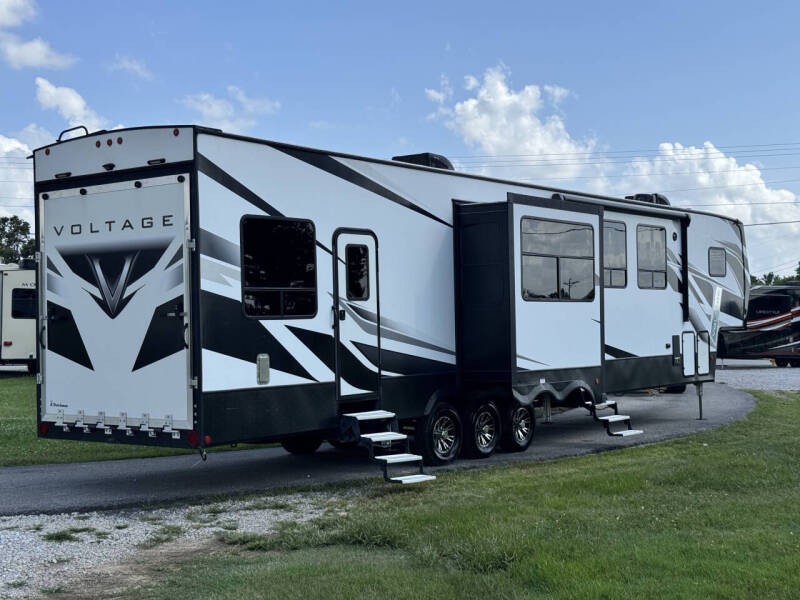 2021 Dutchmen Voltage