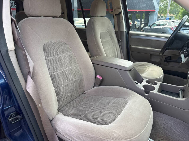 2004 Ford Explorer XLT