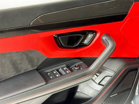 2023 Lamborghini Urus S