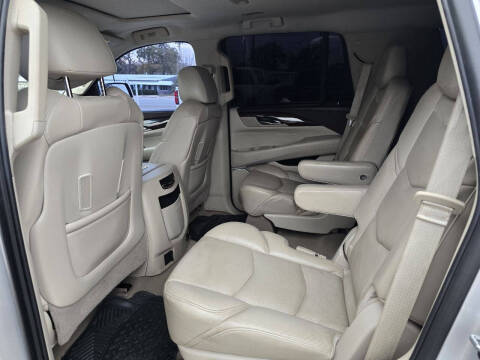 2017 Cadillac Escalade Standard