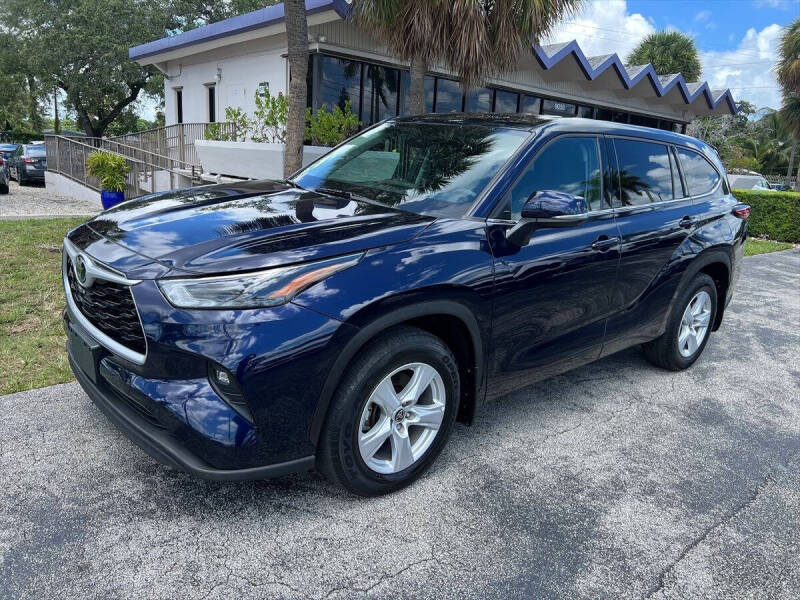 2022 Toyota Highlander LE