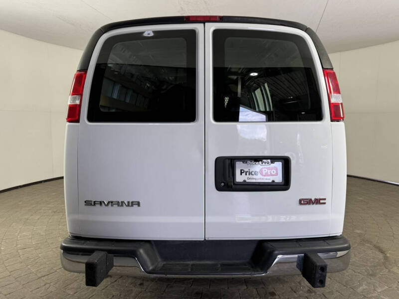 2024 GMC Savana 2500